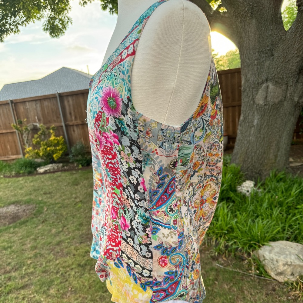 💖 Johnny Was Floral Print Reversible Tank - Picture 7 of 12